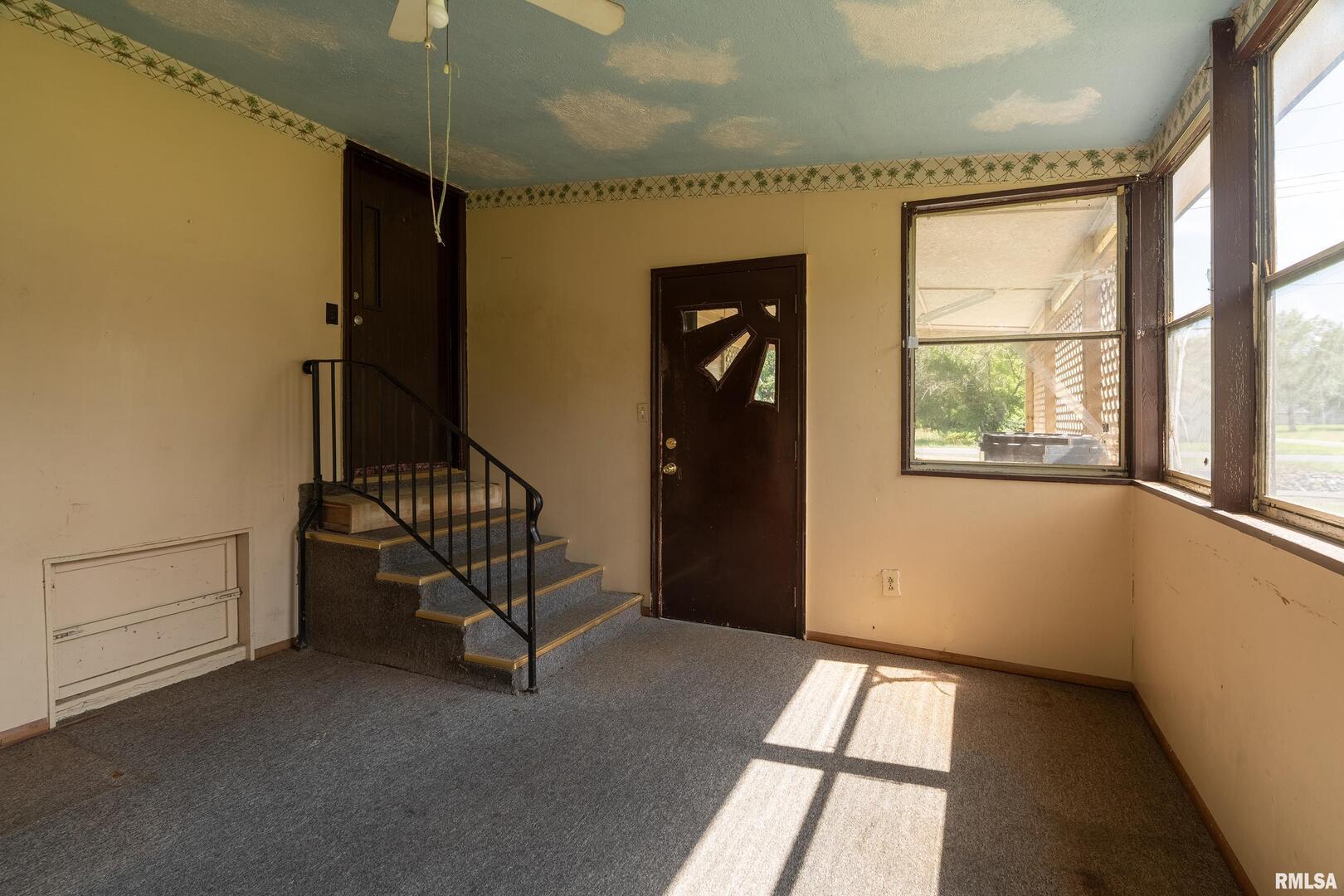 208 W PENNSYLVANIA Avenue, Pittsburg, IL 62974