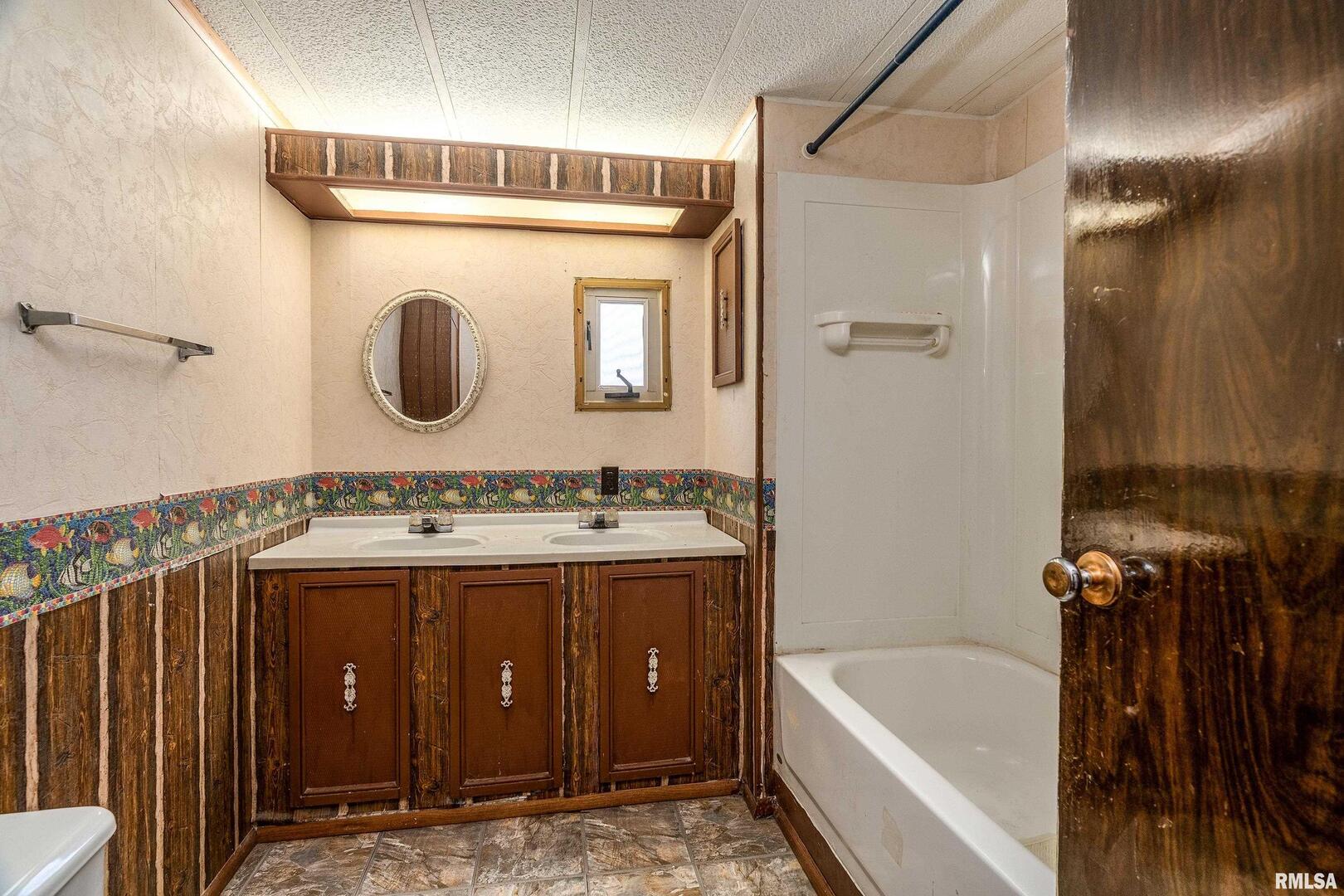 208 W PENNSYLVANIA Avenue, Pittsburg, IL 62974