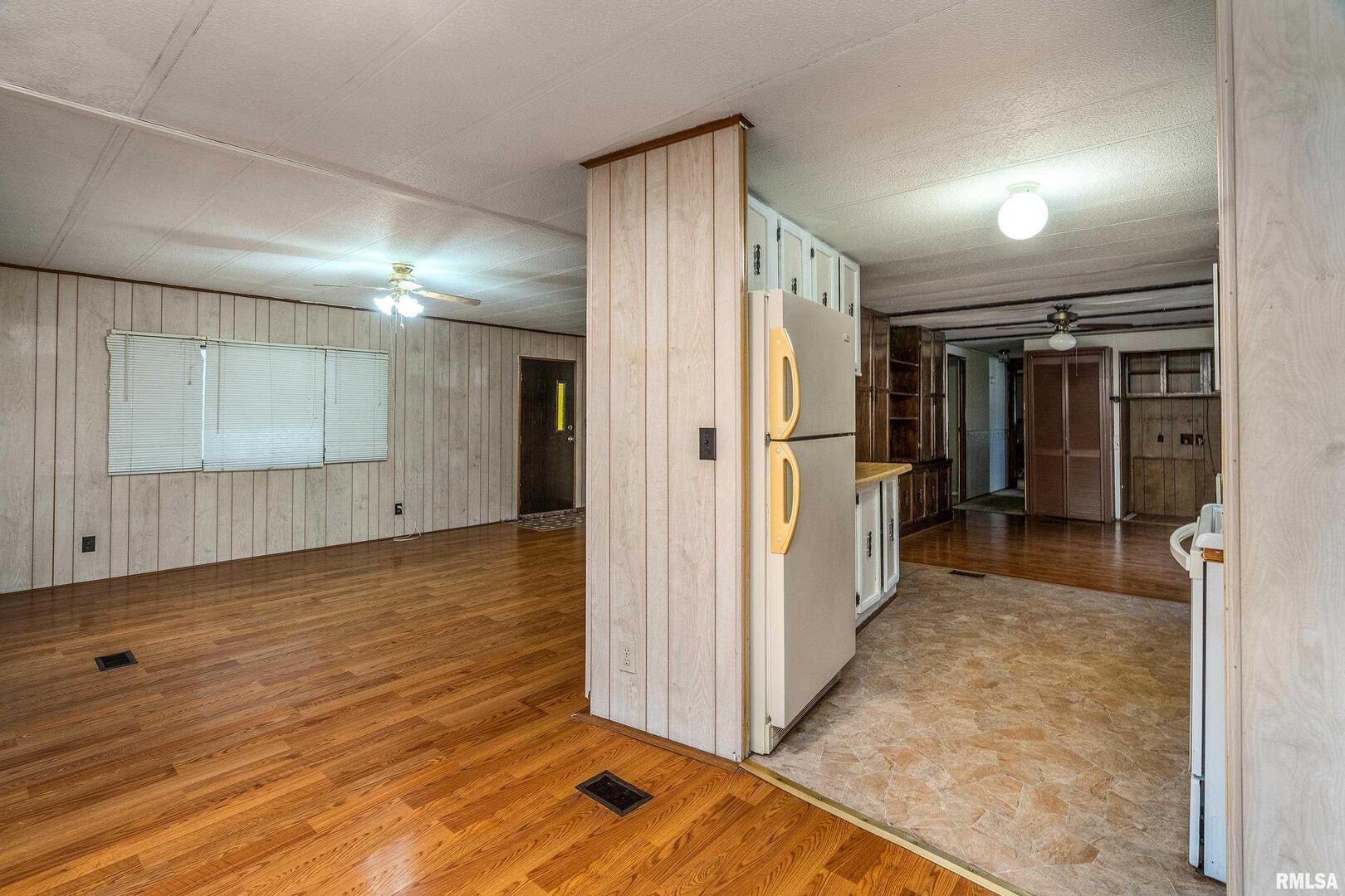 208 W PENNSYLVANIA Avenue, Pittsburg, IL 62974