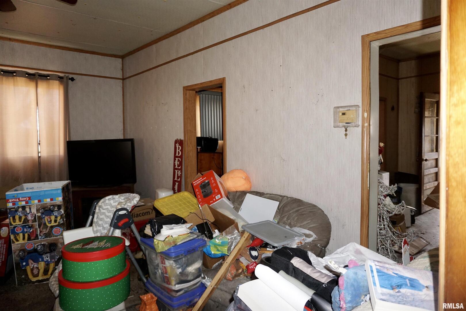 205 9TH Street, Colp, IL 62921