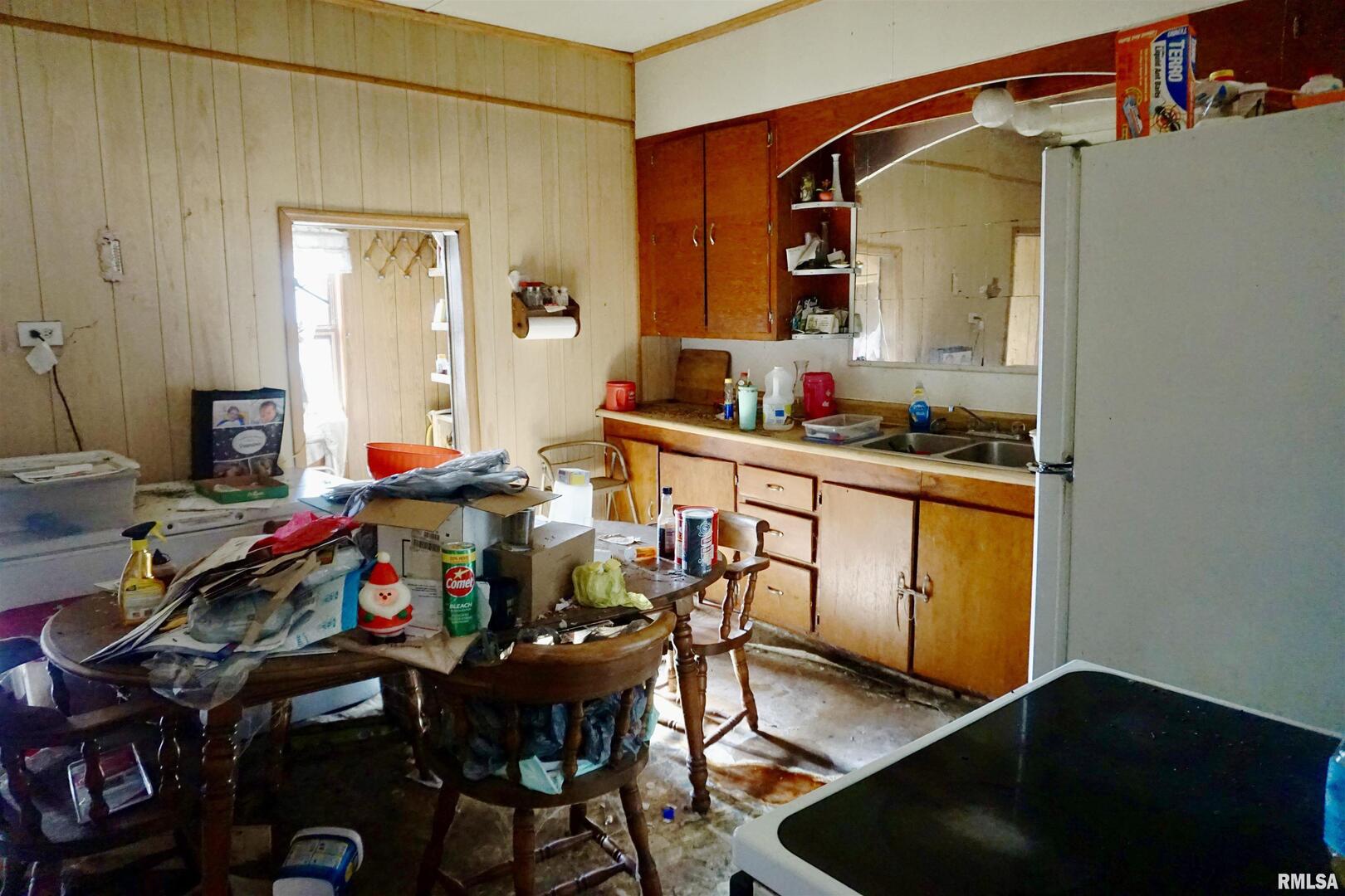 205 9TH Street, Colp, IL 62921