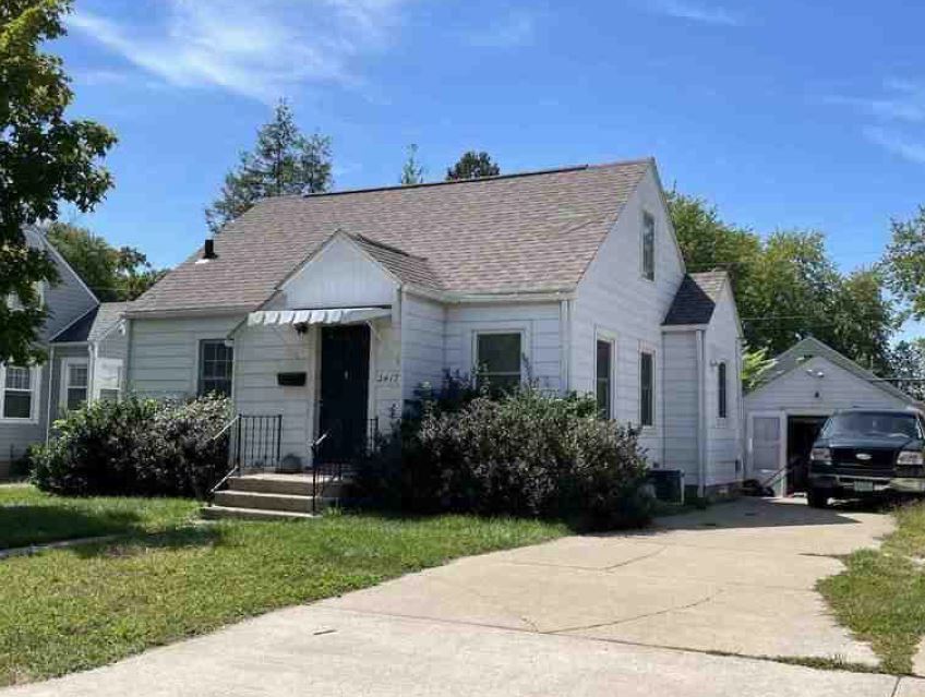 2417 31ST Street, Moline, IL 61265